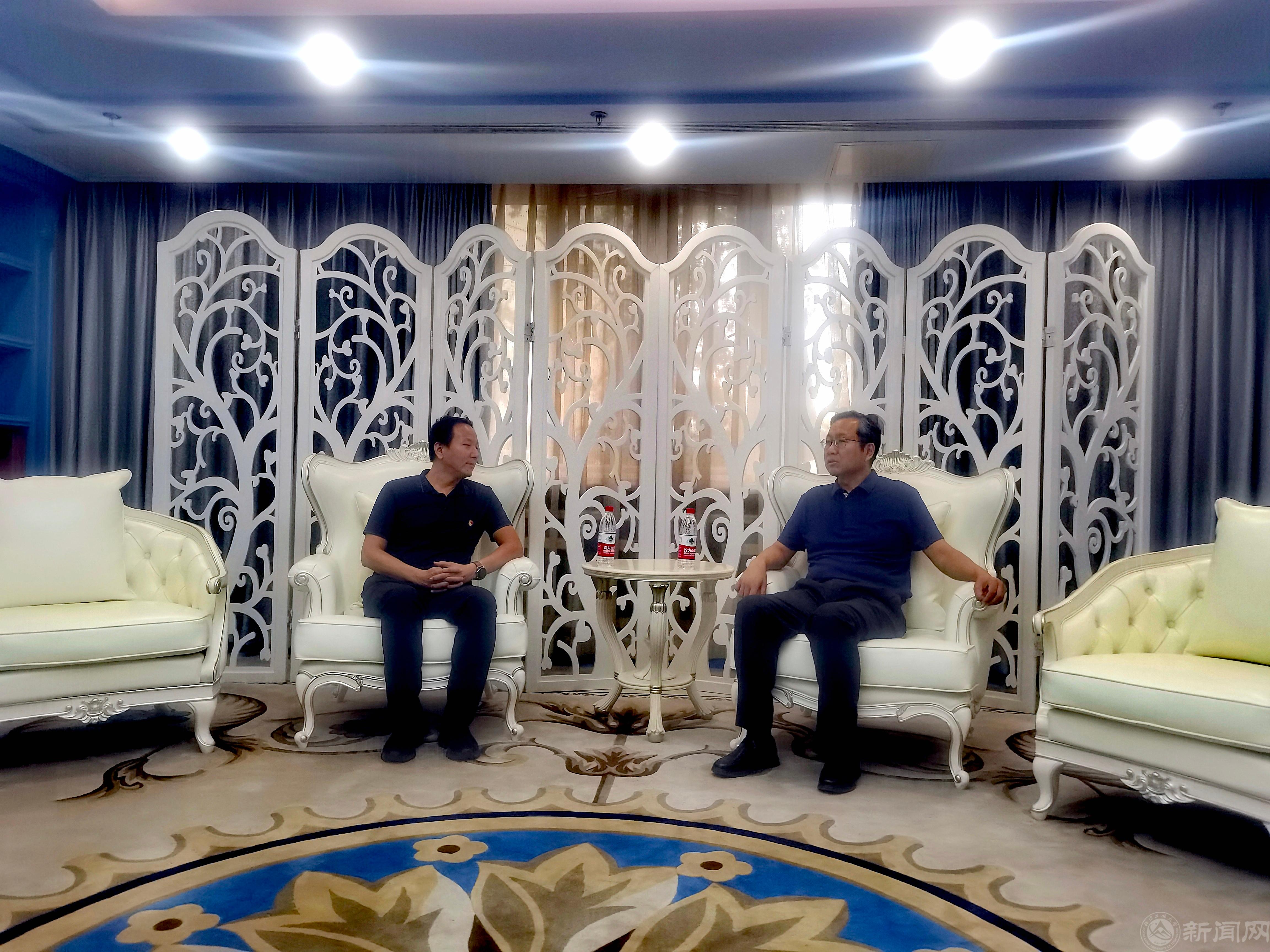 与宣讲团交流.jpg 与宣讲团交流.jpg